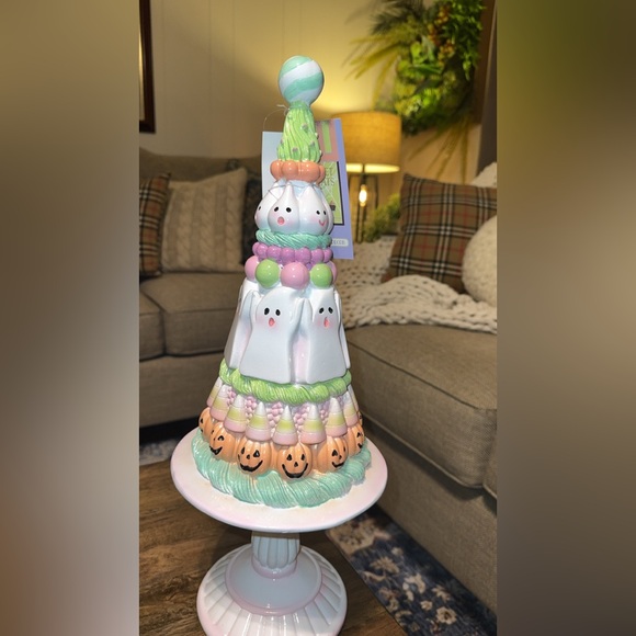 NWT Sweet Treats 25’ Halloween Decor Pastel Summerween/Ghost Tree Cake Pedestal - Picture 2 of 5